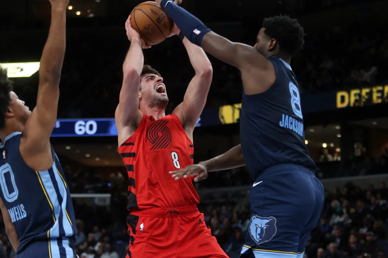 Grizzlies Beat Up Trail Blazers.