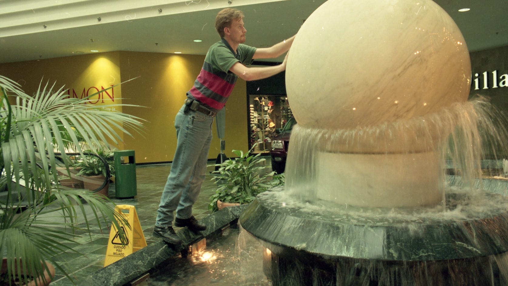 Celebrating Oak Court Mall: Remembering a Memphis Landmark